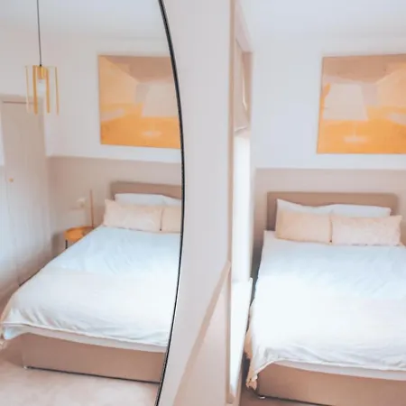 Holiday home Dutch Way Stays Navy Place
